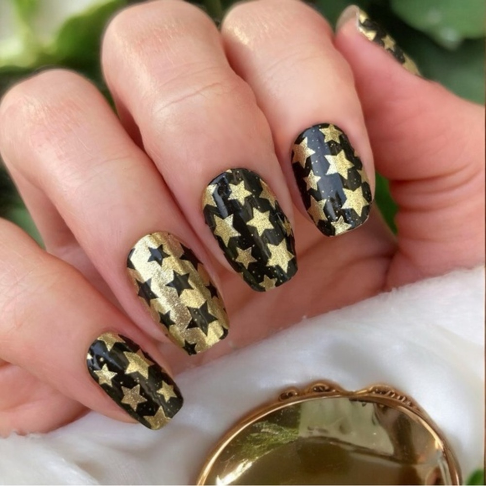 Color Street | A Salute to You, Black & Gold with Stars and Stripes nail set